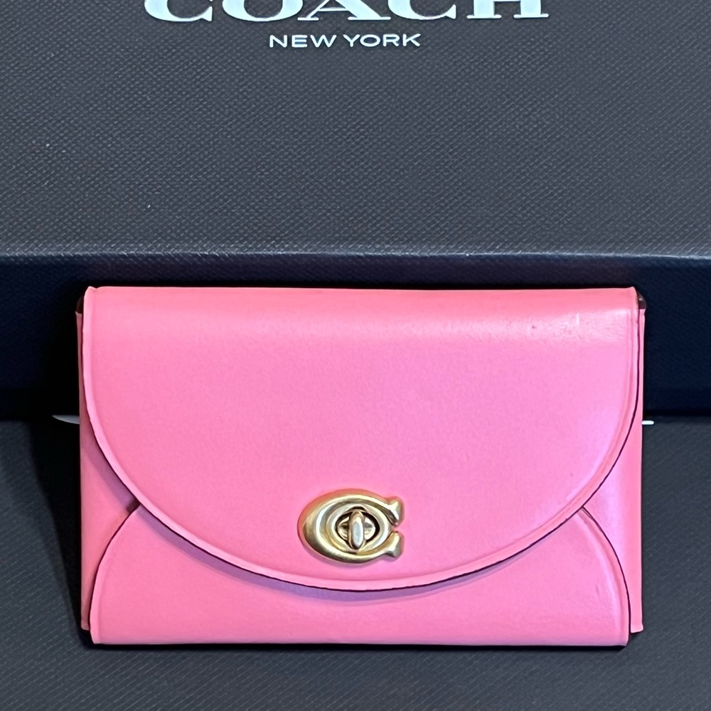 Coach Small Leather Coin Purse/Card Holder Gold Turnlock Closure